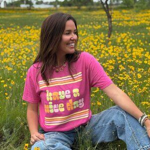 NWT Ladies Hot Pink Have a Nice Day Short Sleeve Graphic Tee